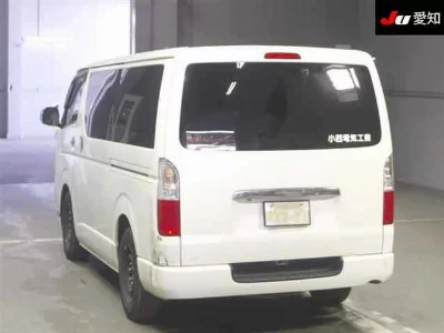 Toyota HiAce Van