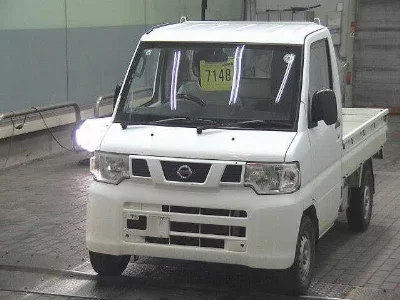 Nissan NT100 Clipper