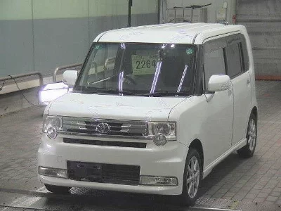 Toyota Pixis Space