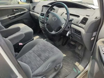 Toyota ESTIMA L