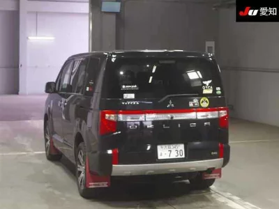 MITSUBISHI DELICA D:5