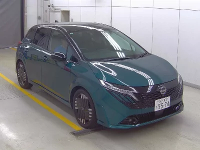 Nissan Aura