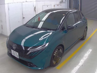 Nissan Aura