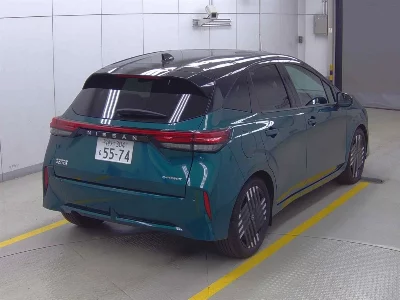 Nissan Aura