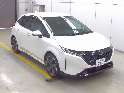 Nissan Aura