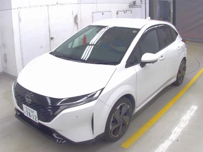Nissan Aura