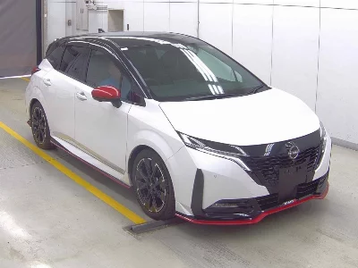 Nissan Aura