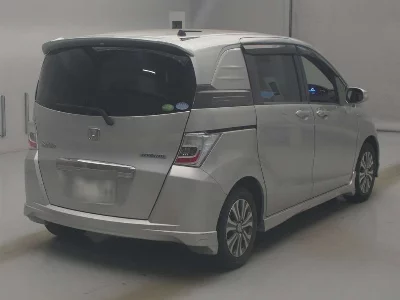Honda FREED SPIKE HYBRID