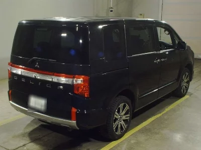 Mitsubishi DELICA D5
