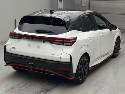 Nissan Aura