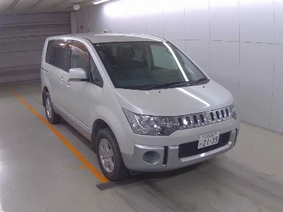 Mitsubishi DELICA D5