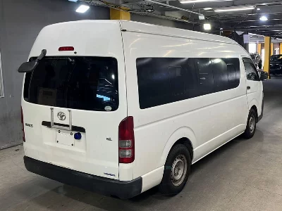 Toyota HiAce Commuter