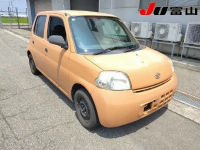 Daihatsu Esse