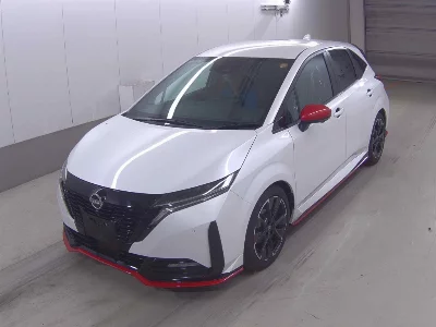 Nissan Aura