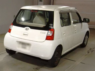 Daihatsu Esse