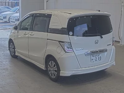 Honda FREED SPIKE