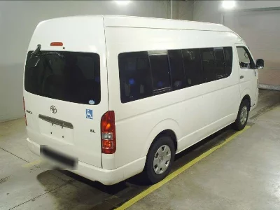 Toyota HiAce Commuter