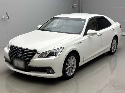 Toyota CROWN HYBRID