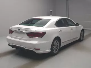 Lexus LS600hL