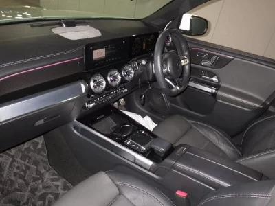 MERCEDES BENZ GLB