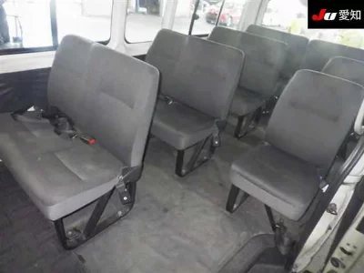 Toyota HiAce Commuter