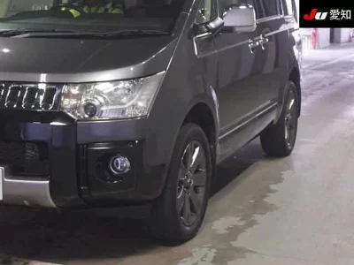 Mitsubishi DELICA D5