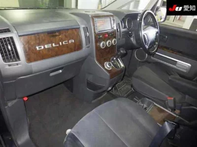 Mitsubishi DELICA D5