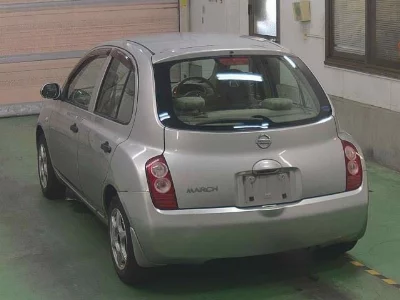 Nissan March