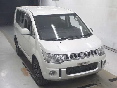 Mitsubishi DELICA D5