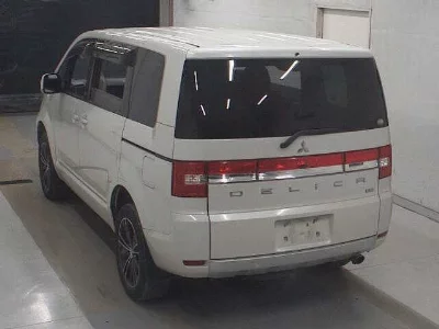 Mitsubishi DELICA D5
