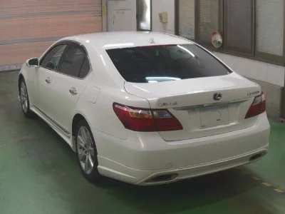 Lexus LS600h