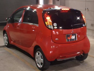 Mitsubishi i