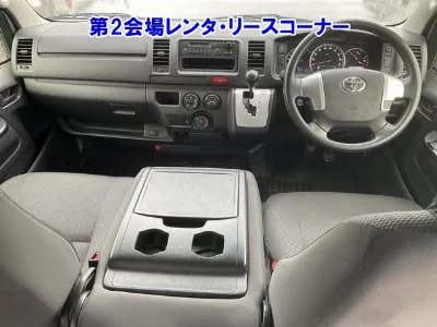 TOYOTA HIACE