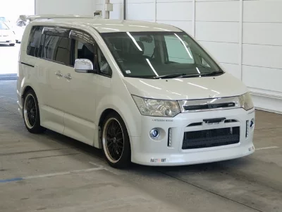 Mitsubishi DELICA D5