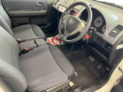 Honda Mobilio Spike