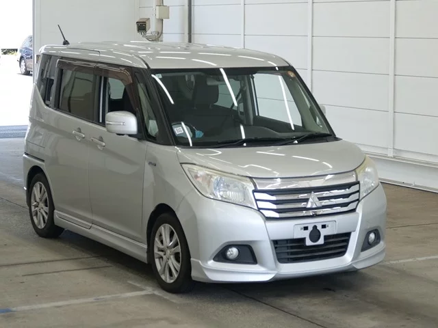 Mitsubishi Delica D:2  с аукциона в Японии