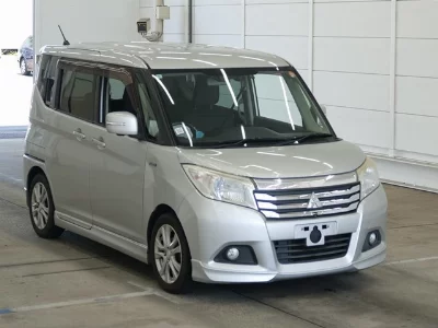 Mitsubishi Delica D:2