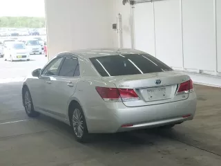 Toyota CROWN HYBRID