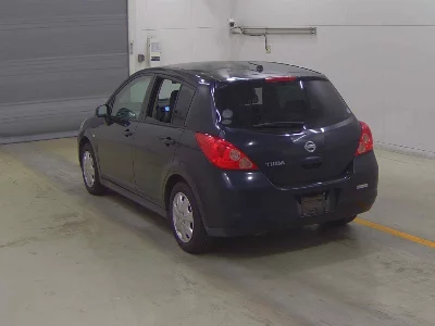 NISSAN TIIDA