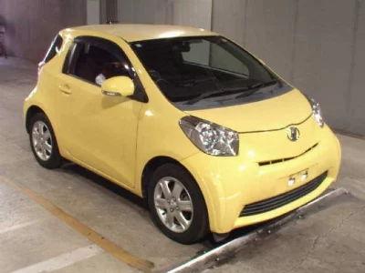 Toyota iQ