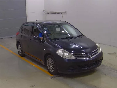 NISSAN TIIDA