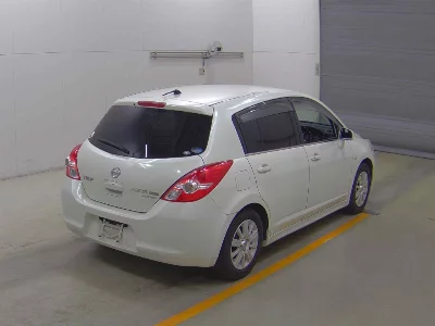 NISSAN TIIDA