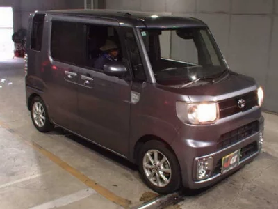 Toyota Pixis Mega