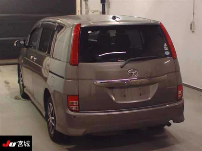 Toyota Isis