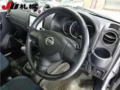 Nissan Kix