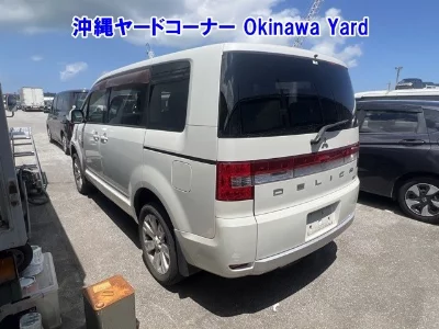 Mitsubishi Delica D:5