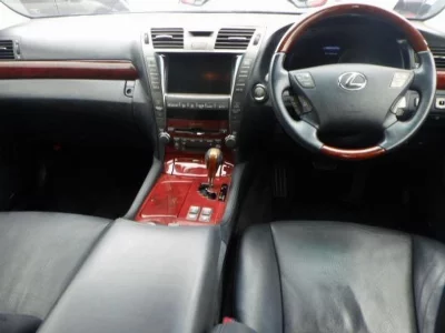 Lexus LS460L