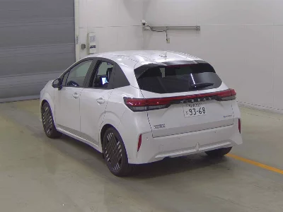 Nissan Aura