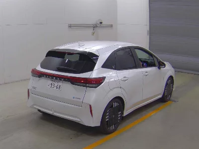 Nissan Aura