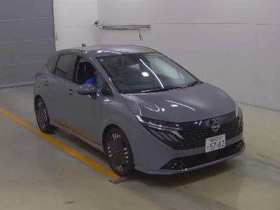 Nissan Aura